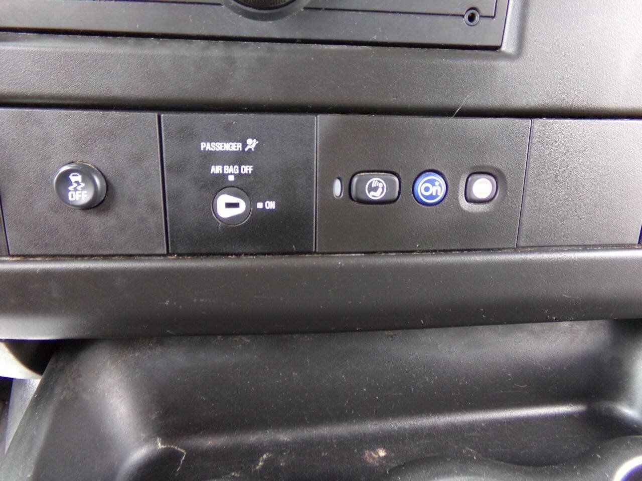 Used 2015 Chevrolet Express 2500 RWD image 33