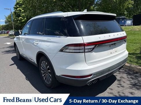 Used 2023 Lincoln Aviator AWD w/ Premium Package image 4