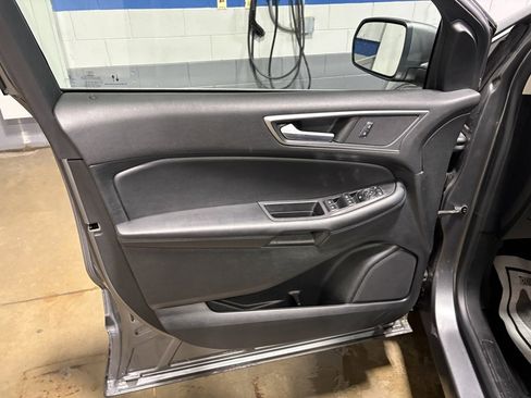 Used 2022 Ford Edge SEL w/ Convenience Package image 19