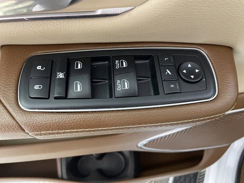 Used 2019 RAM 1500 Laramie image 10