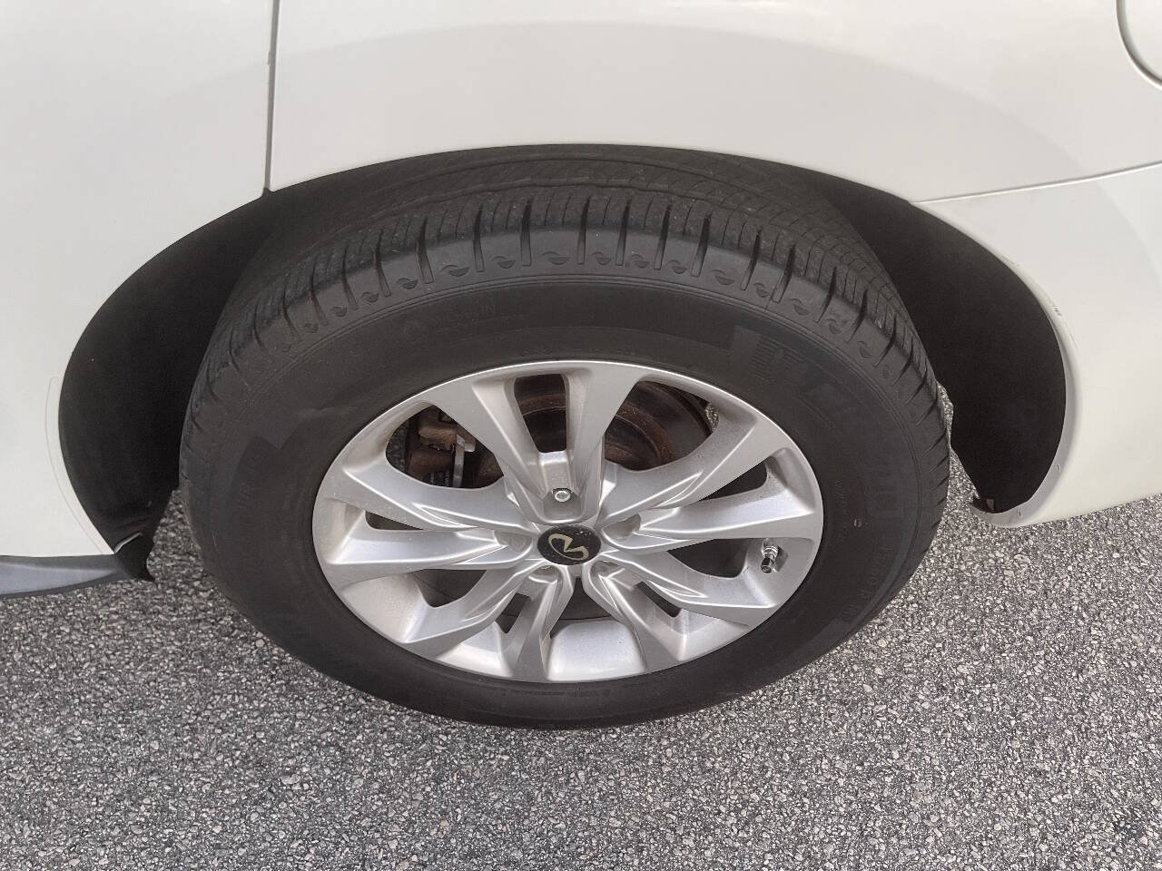 Used 2013 INFINITI JX35 AWD w/ Premium Pkg image 32