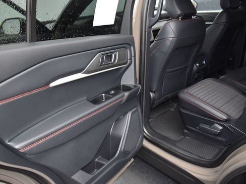 New 2026 Ford Explorer ST-Line w/ ST-Line Street Pack AWD/4WD image 12