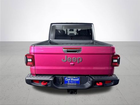 Certified 2024 Jeep Gladiator Rubicon w/ Convenience Group image 8