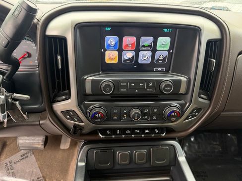 Used 2018 Chevrolet Silverado 1500 LTZ Z71 w/ LTZ Plus Package AWD/4WD image 21