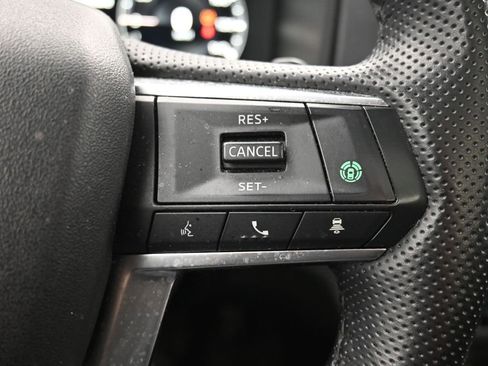 Used 2024 Mitsubishi Outlander image 13