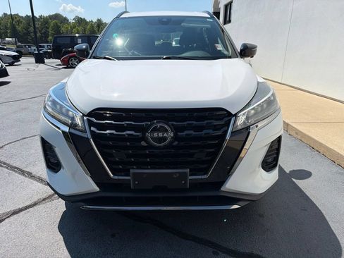 Used 2022 Nissan Kicks SR FWD image 8