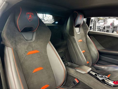 Used 2024 Lamborghini Huracan Tecnica image 15