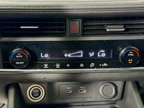 Used 2023 Nissan Rogue SV FWD image 18