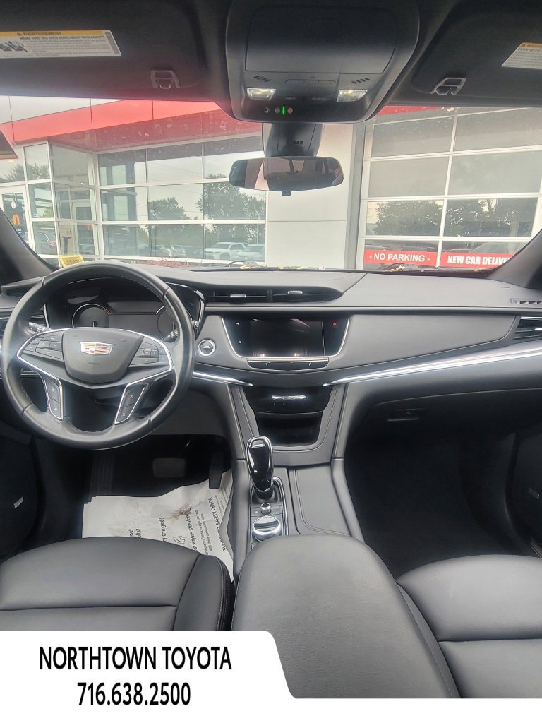 Used 2022 Cadillac XT5 Luxury w/ LPO, Floor Liner Package AWD/4WD image 18