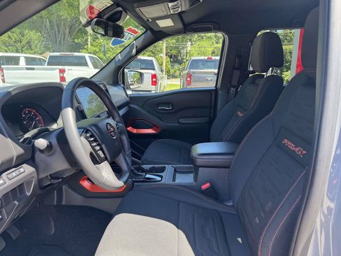 Used 2025 Nissan Frontier PRO-4X AWD/4WD image 14