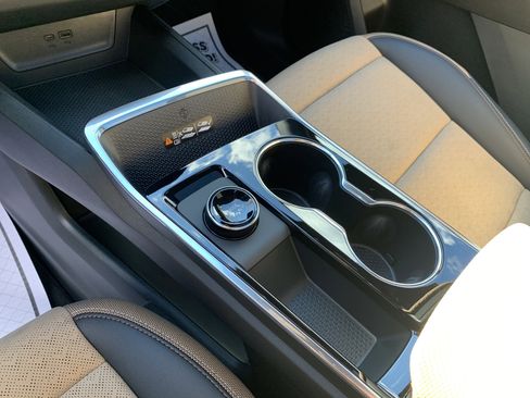 New 2026 Chevrolet Equinox ACTIV w/ Convenience Package III AWD/4WD image 18