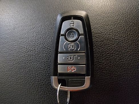 Used 2019 Ford Explorer XLT w/ Equipment Group 202A FWD image 32