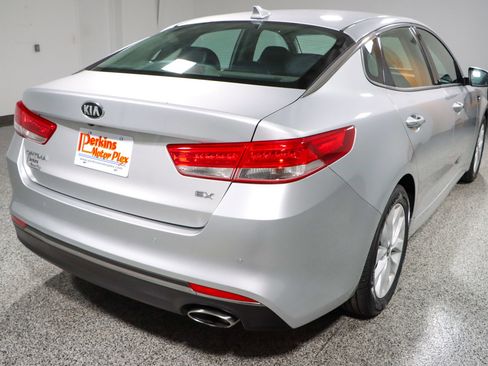 Used 2018 Kia Optima EX image 7