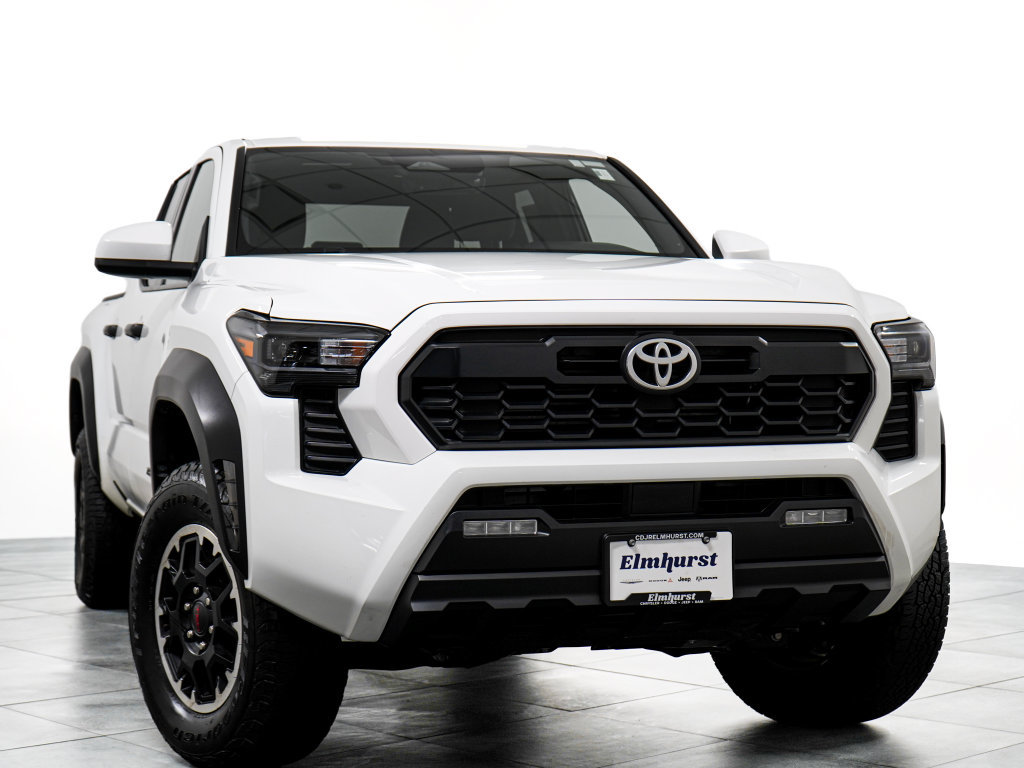 Used 2025 Toyota Tacoma TRD Off-Road AWD/4WD image 3