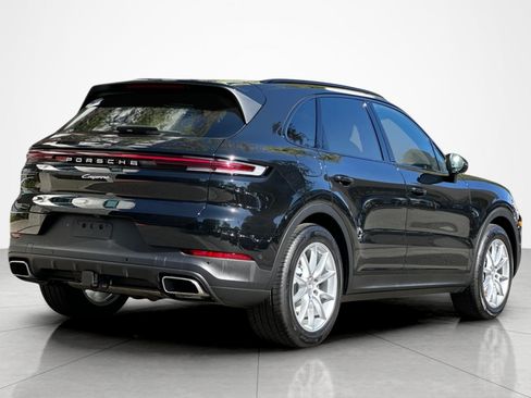 Used 2025 Porsche Cayenne AWD/4WD image 5