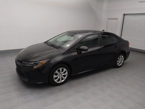 Used 2022 Toyota Corolla LE image 2