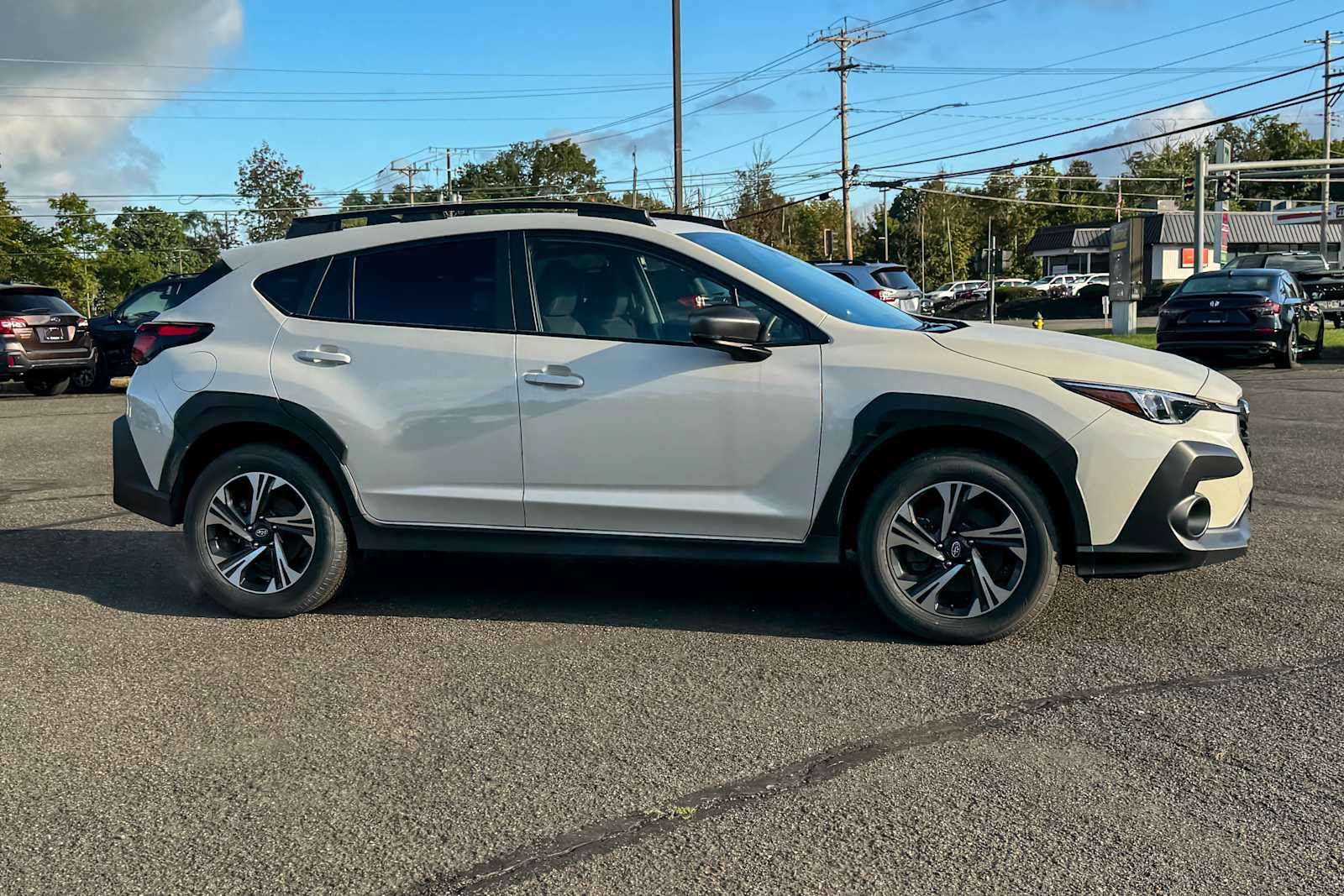 Used 2025 Subaru Crosstrek 2.5i Premium AWD/4WD image 2