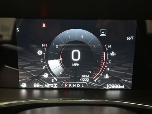 Used 2023 GMC Canyon Elevation image 18