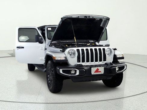 Used 2023 Jeep Gladiator Sport AWD/4WD image 9