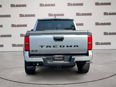 Used 2025 Toyota Tacoma TRD Sport AWD/4WD image 4