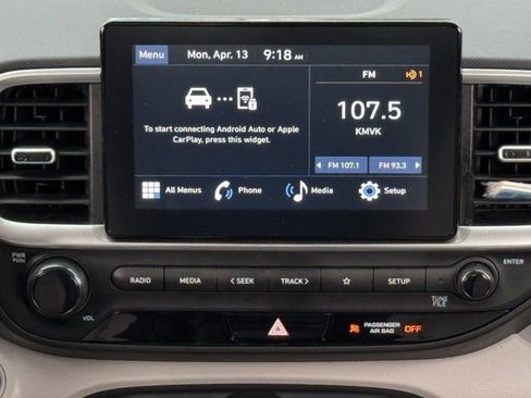 Used 2024 Hyundai Venue SEL FWD image 14