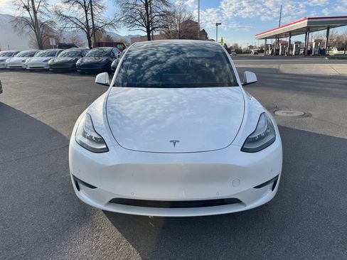 Used 2020 Tesla Model Y Long Range image 8