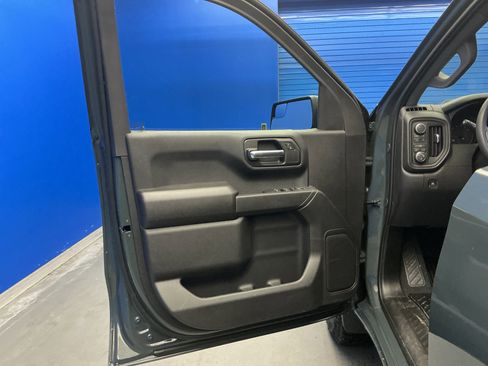 New 2026 Chevrolet Silverado 1500 Custom Trail Boss w/ LPO, Dark Essentials Package AWD/4WD image 9