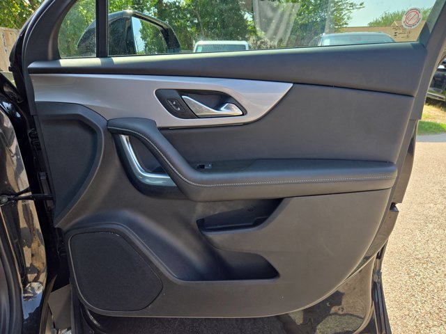 Used 2025 Chevrolet Blazer LT FWD image 27