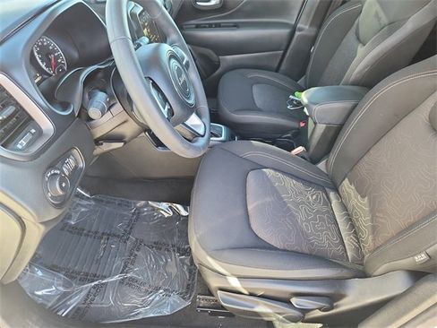 Used 2023 Jeep Renegade Latitude image 7