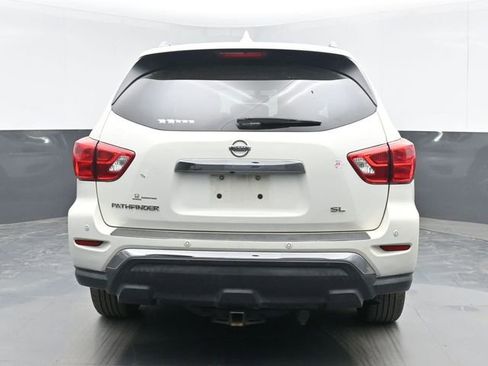 Used 2019 Nissan Pathfinder SL FWD image 9