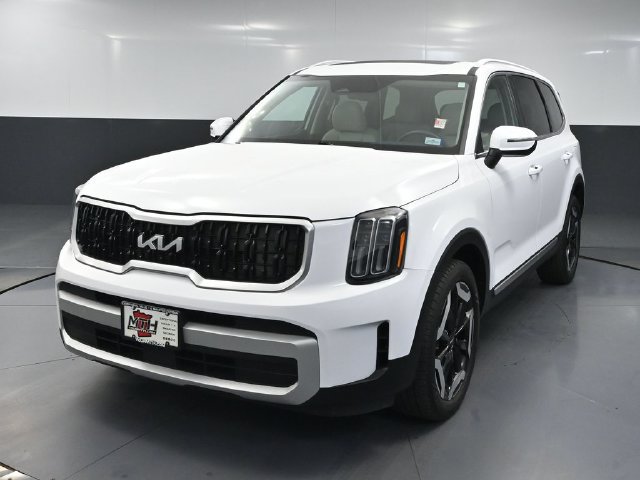 Used 2024 Kia Telluride EX w/ EX Captain's Chair Package AWD/4WD image 9