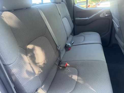 Used 2020 Nissan Frontier SV RWD image 21