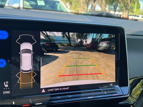 New 2026 Volkswagen Atlas Cross Sport SEL R-Line AWD/4WD image 19