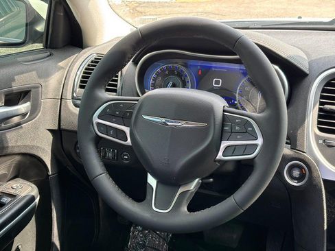 Used 2023 Chrysler 300 Touring RWD image 15