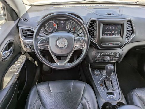 Used 2020 Jeep Cherokee Latitude Lux w/ Comfort/Convenience Group AWD/4WD image 17