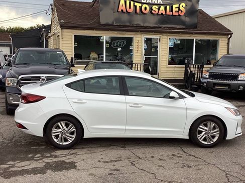 Used 2019 Hyundai Elantra SEL FWD image 1