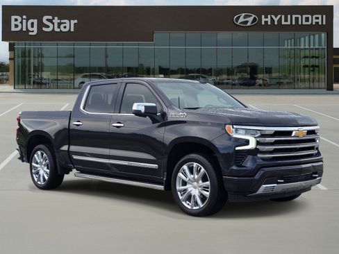 Used 2023 Chevrolet Silverado 1500 High Country w/ High Country Premium Package AWD/4WD image 6