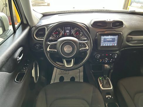 Used 2019 Jeep Renegade Latitude w/ Cold Weather Group FWD image 26