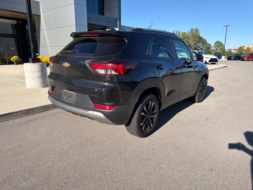 Used 2023 Chevrolet TrailBlazer LT AWD/4WD image 3