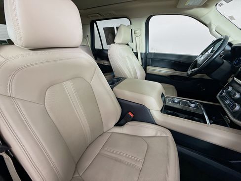 Used 2022 Ford Expedition Limited image 38