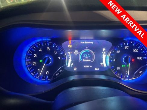 Used 2021 Chrysler Pacifica Touring-L w/ S Appearance Package image 10