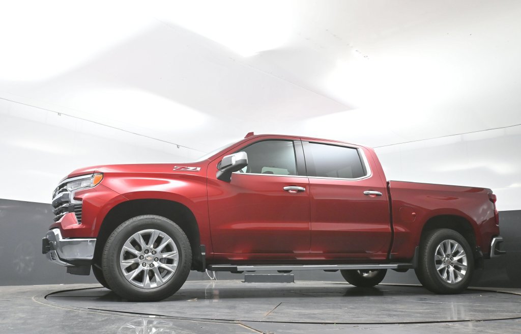 Used 2025 Chevrolet Silverado 1500 LTZ AWD/4WD image 53