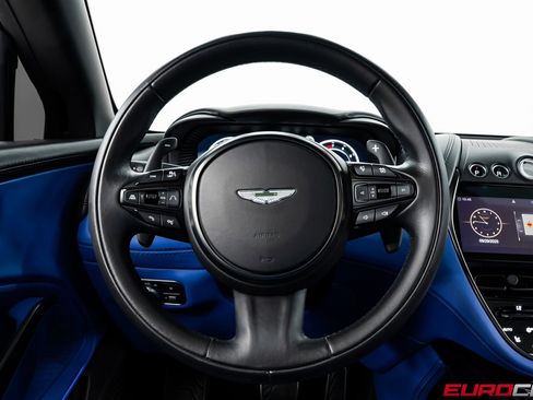 Used 2022 Aston Martin DBX image 26