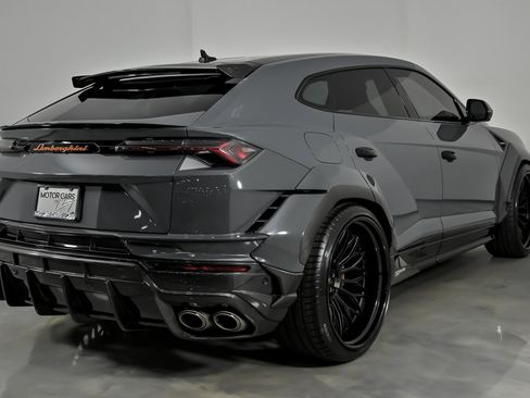 Used 2023 Lamborghini Urus Performante image 16