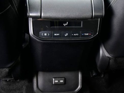 Certified 2022 Toyota Highlander XLE image 17