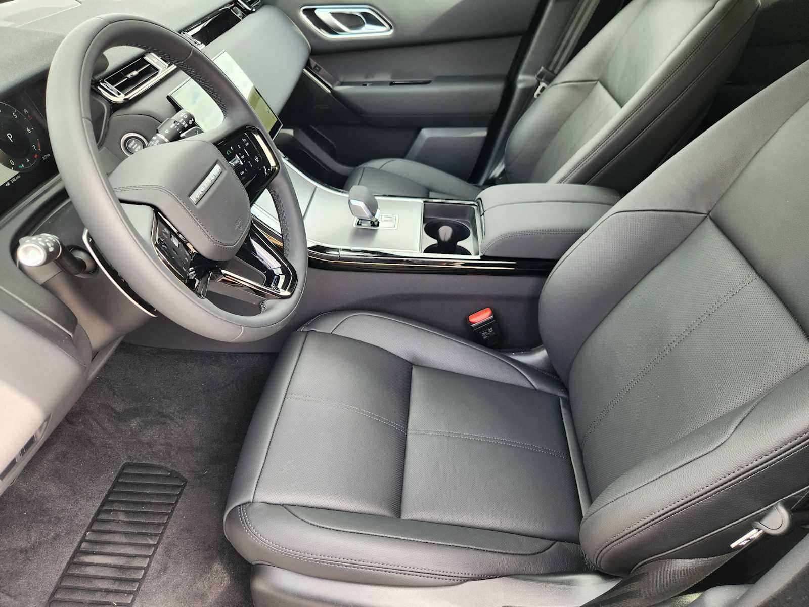 New 2026 Land Rover Range Rover Velar S AWD/4WD image 3