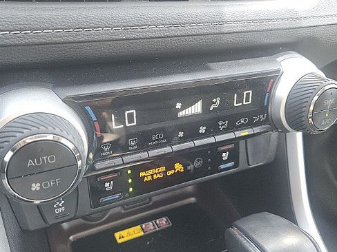Used 2022 Toyota RAV4 Limited AWD/4WD image 13