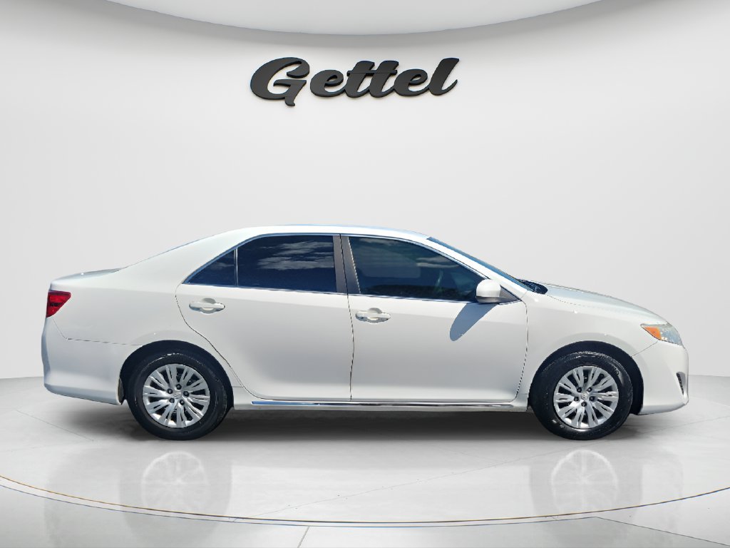 Used 2013 Toyota Camry LE FWD image 4