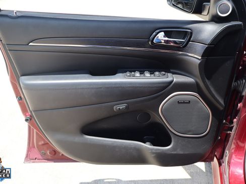 Used 2019 Jeep Grand Cherokee High Altitude RWD image 12