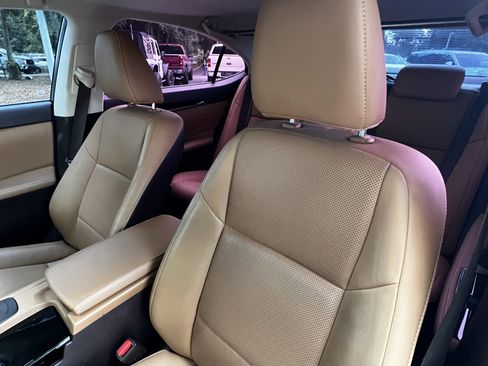 Used 2016 Lexus ES 350 w/ Accessory Package FWD image 18